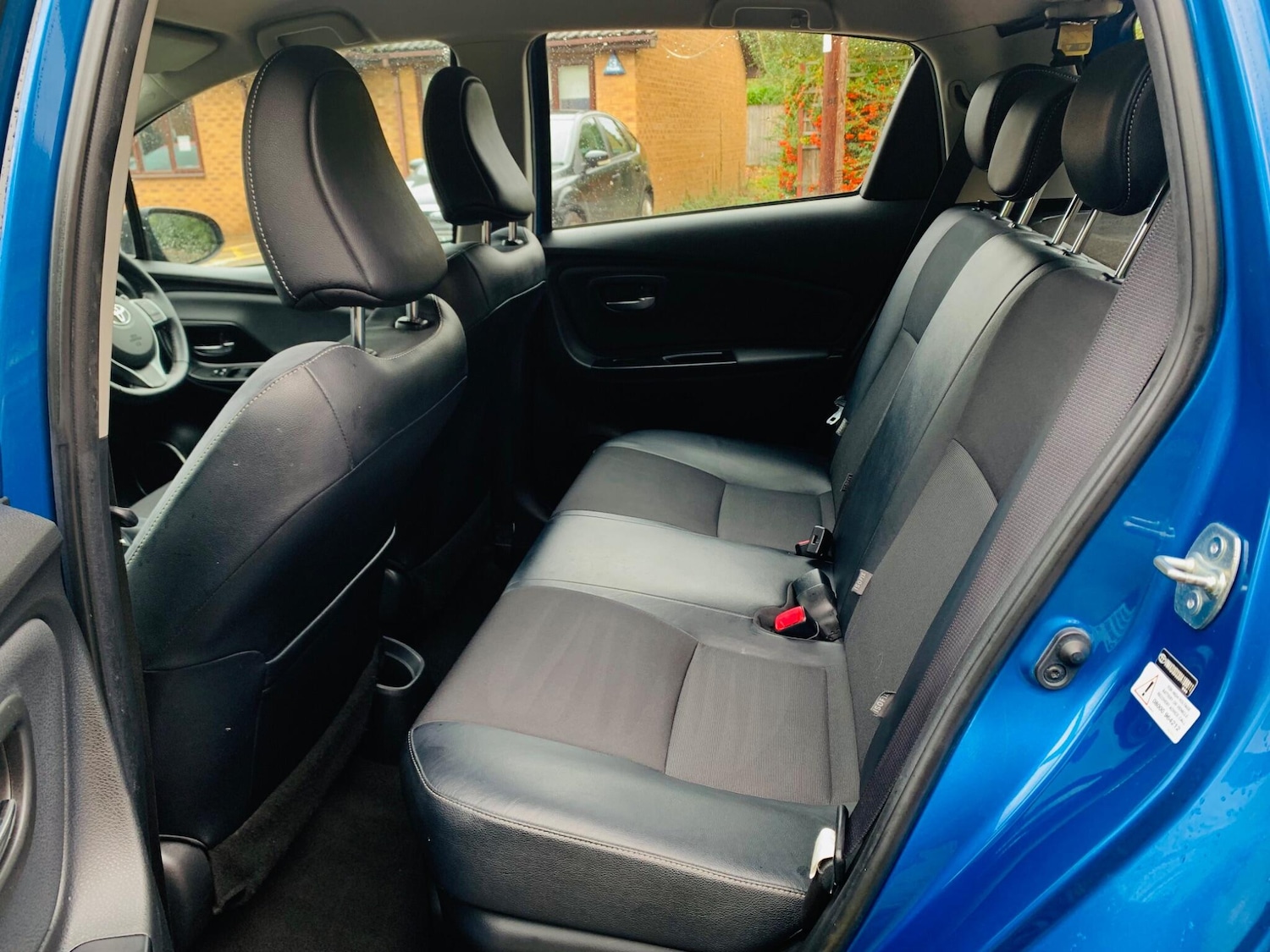 Used Toyota Yaris 2015 for sale - 76995150: Photo 39