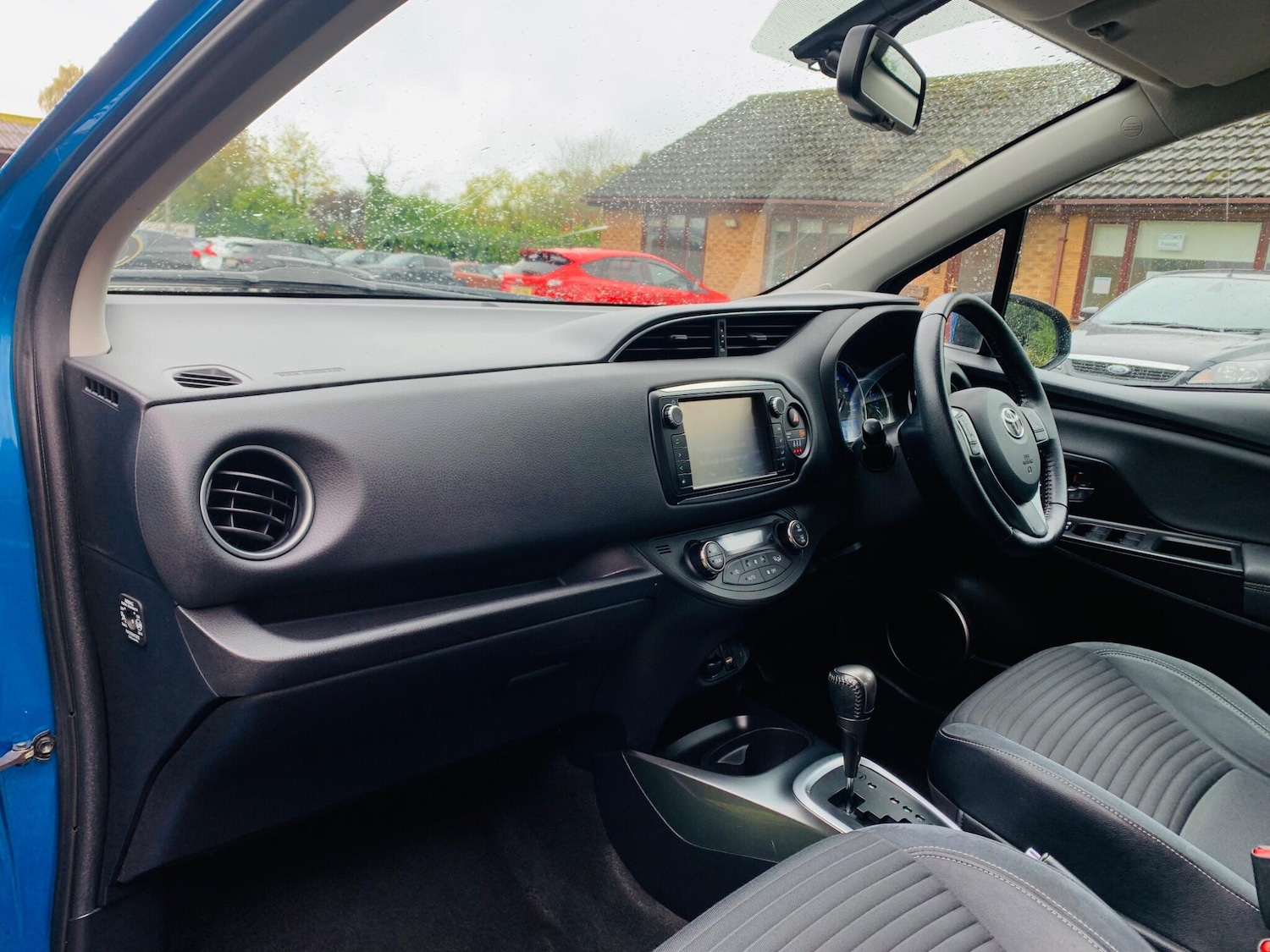 Used Toyota Yaris 2015 for sale - 76995150: Photo 43