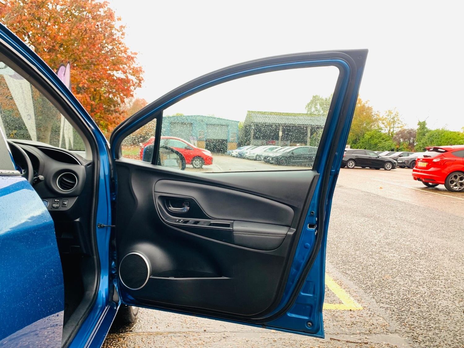 Used Toyota Yaris 2015 for sale - 76995150: Photo 7