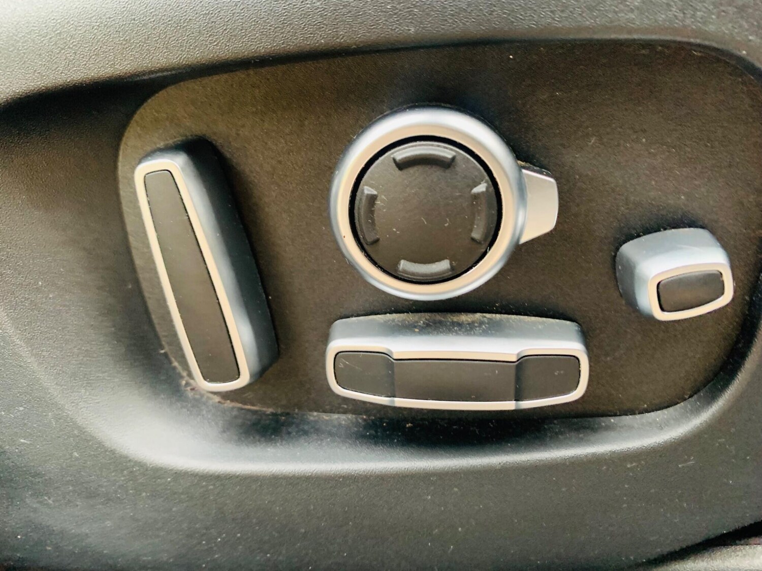 Used Land Rover Range Rover Velar 2017 for sale - 77696363: Photo 10