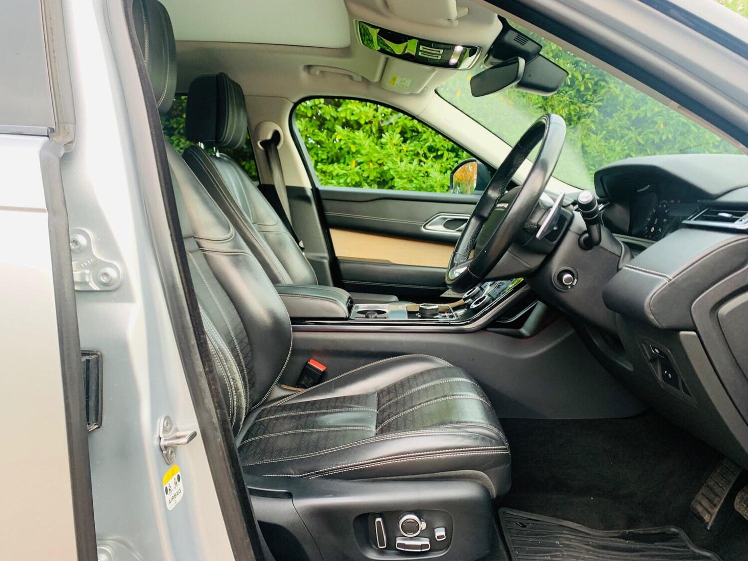 Used Land Rover Range Rover Velar 2017 for sale - 77696363: Photo 8