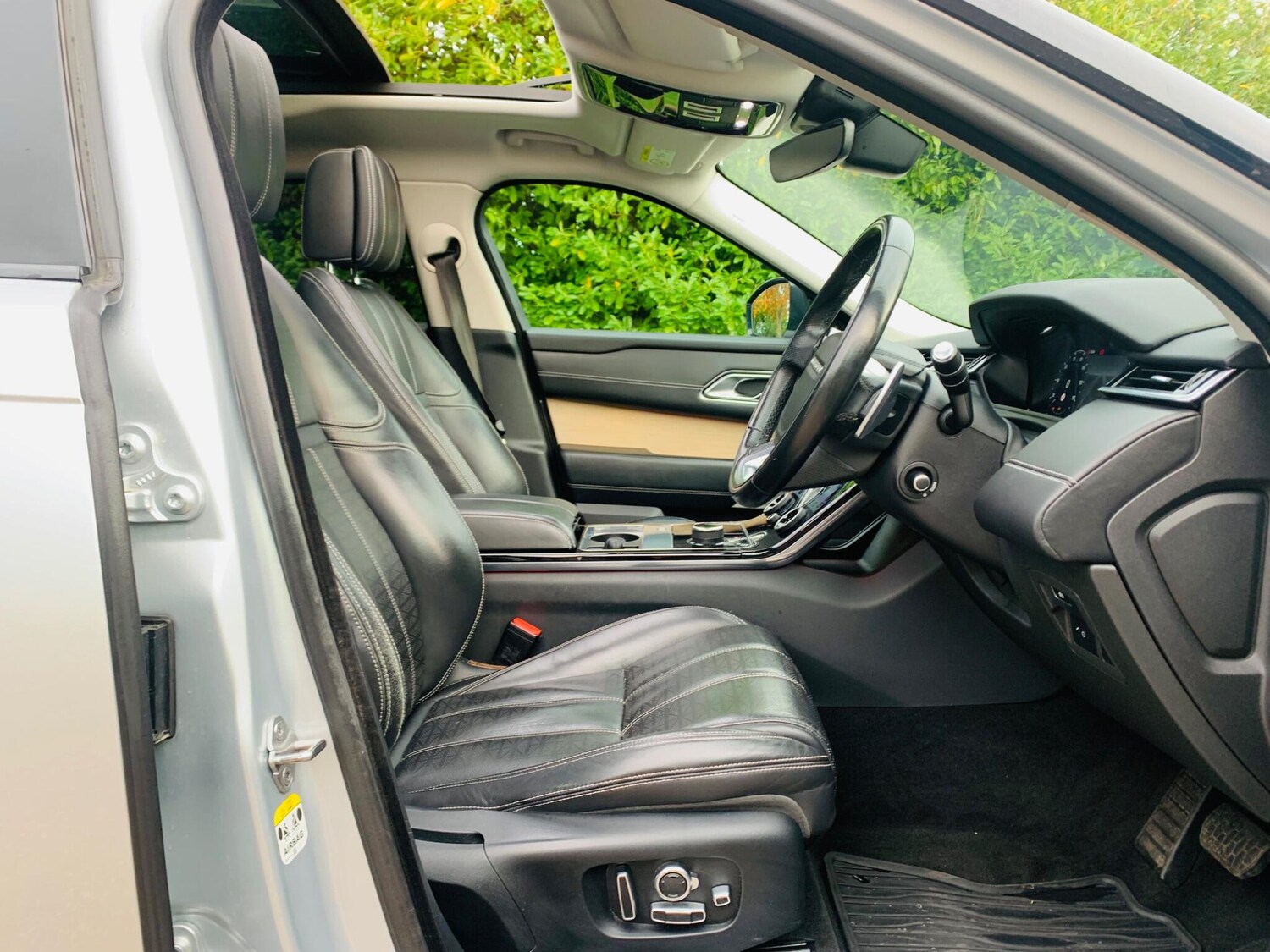 Used Land Rover Range Rover Velar 2017 for sale - 77696363: Photo 9