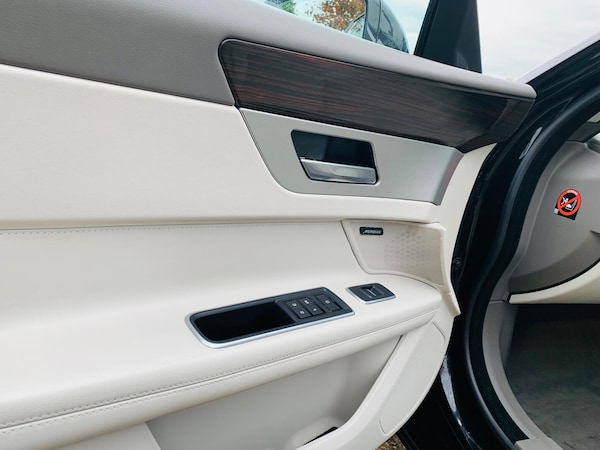 Used Jaguar XF 2015 for sale - 76295557: Photo 43