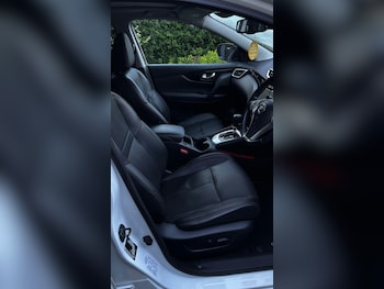 Used Nissan Qashqai 2017 for sale - 77684276: Photo