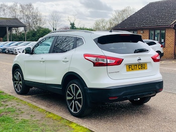 Used Nissan Qashqai 2017 for sale - 77684276: Photo