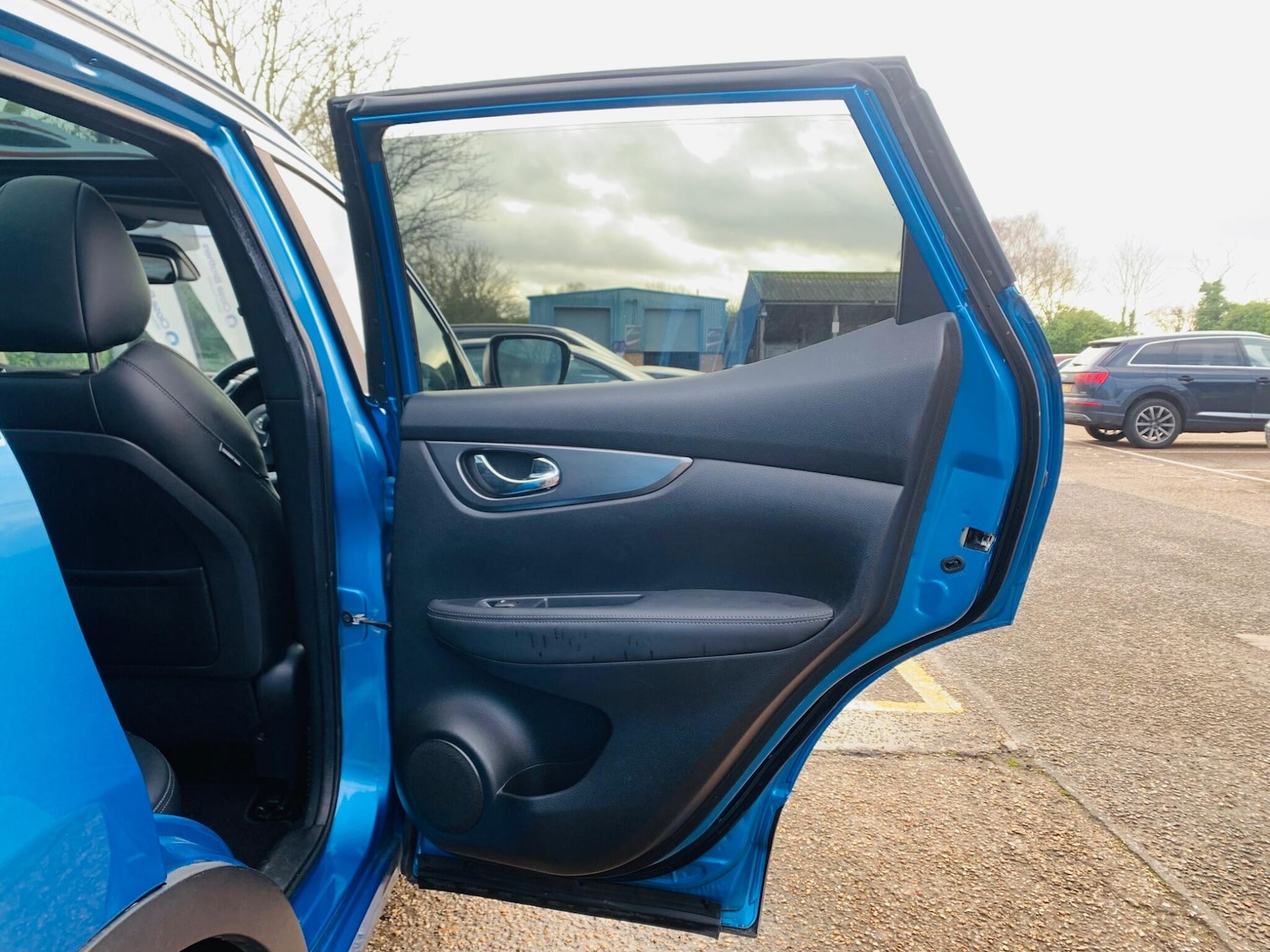 Used Nissan Qashqai 2017 for sale - 76744826: Photo 33