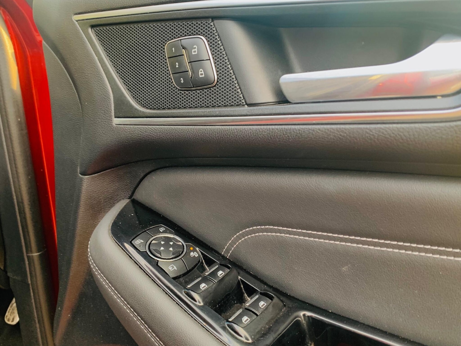 Used Ford S-Max 2015 for sale - 76744835: Photo 10