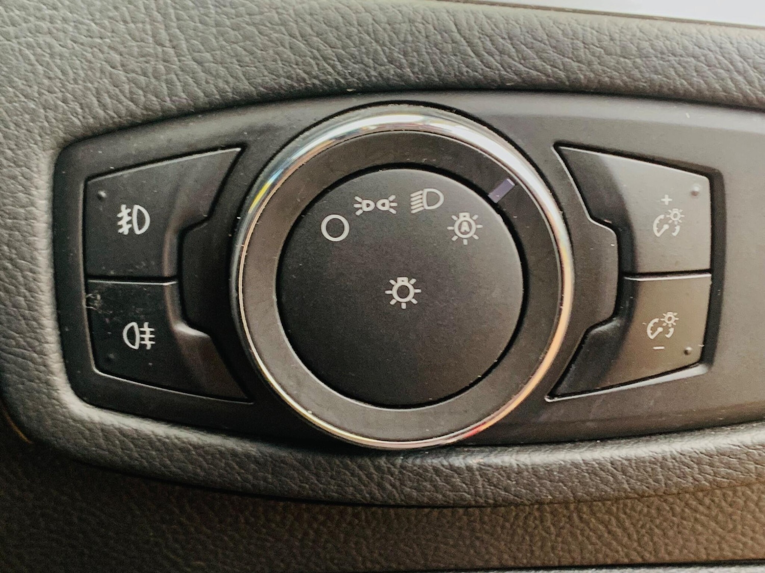 Used Ford S-Max 2015 for sale - 76744835: Photo 15