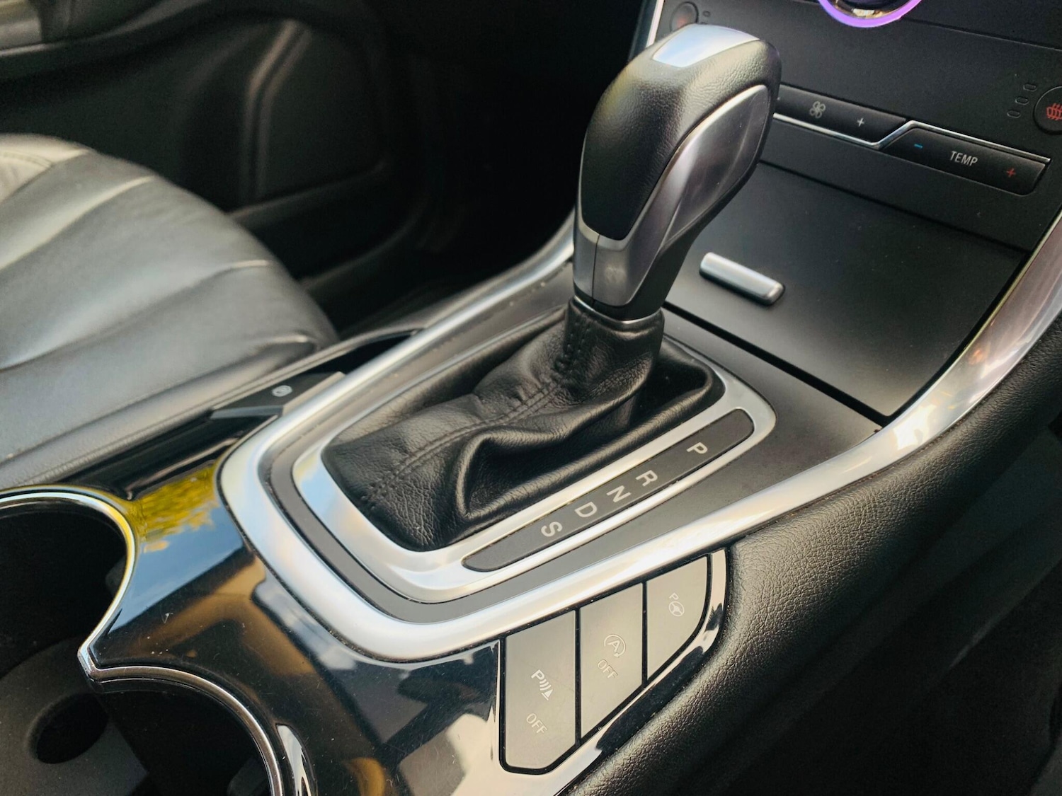 Used Ford S-Max 2015 for sale - 76744835: Photo 24