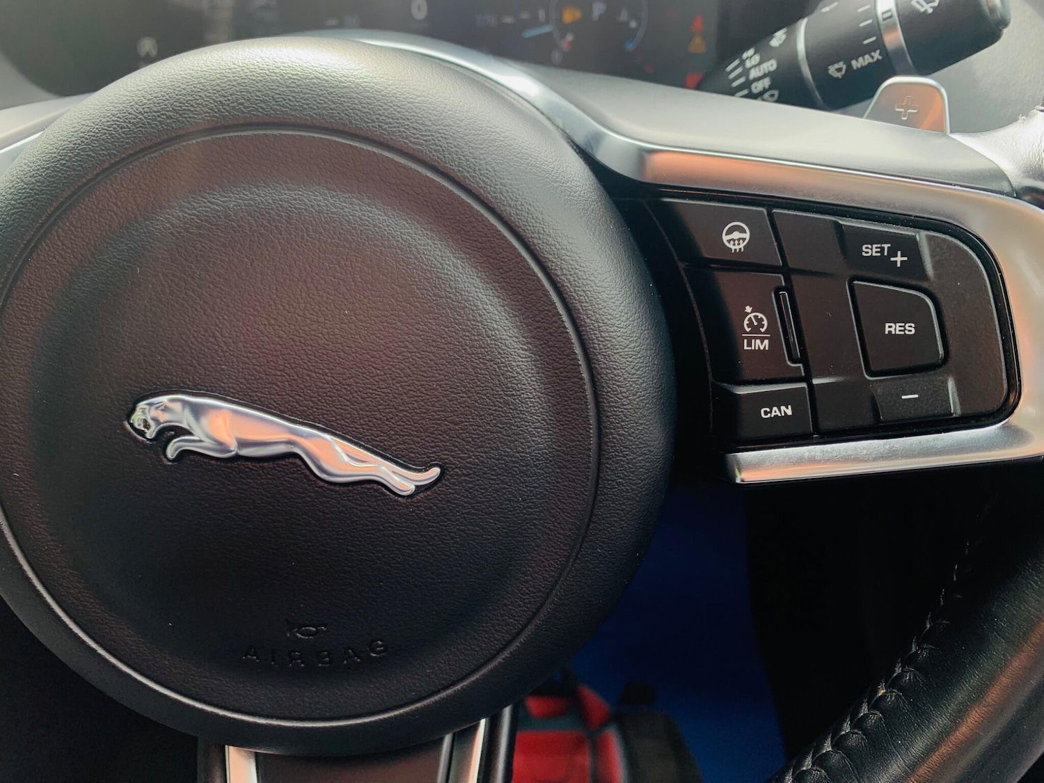 Used Jaguar XE 2018 for sale - 77386470: Photo 22