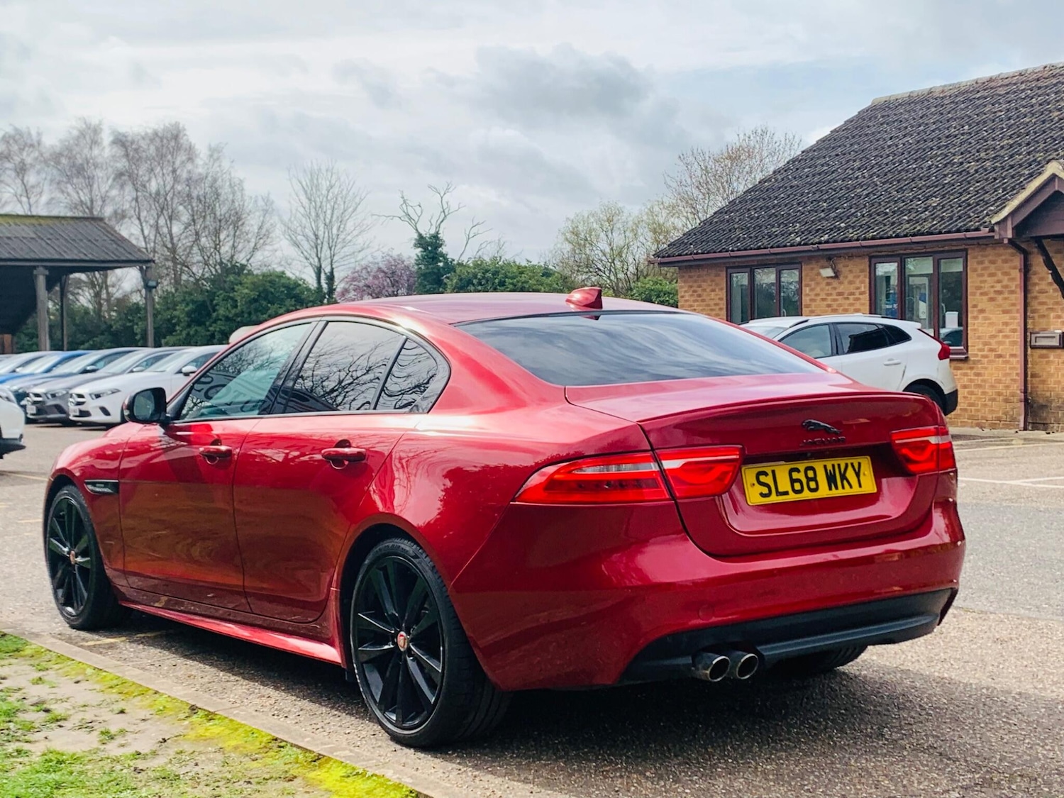 Used Jaguar XE 2018 for sale - 77386470: Photo 3