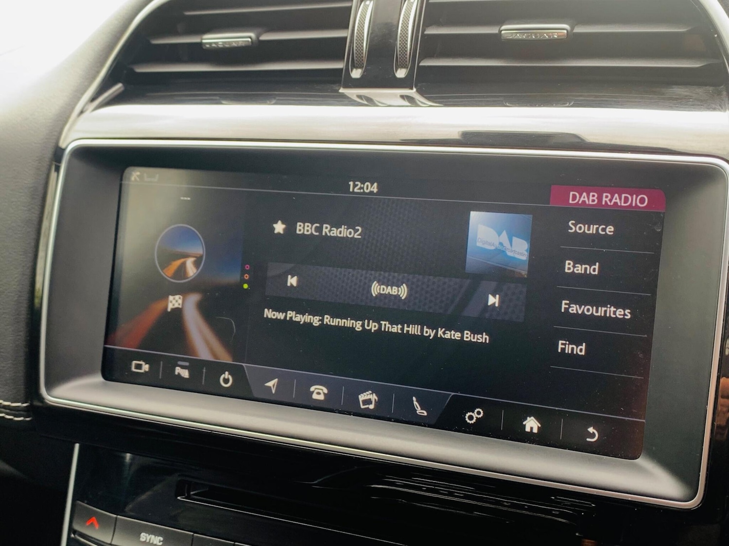 Used Jaguar XE 2018 for sale - 77386470: Photo 32