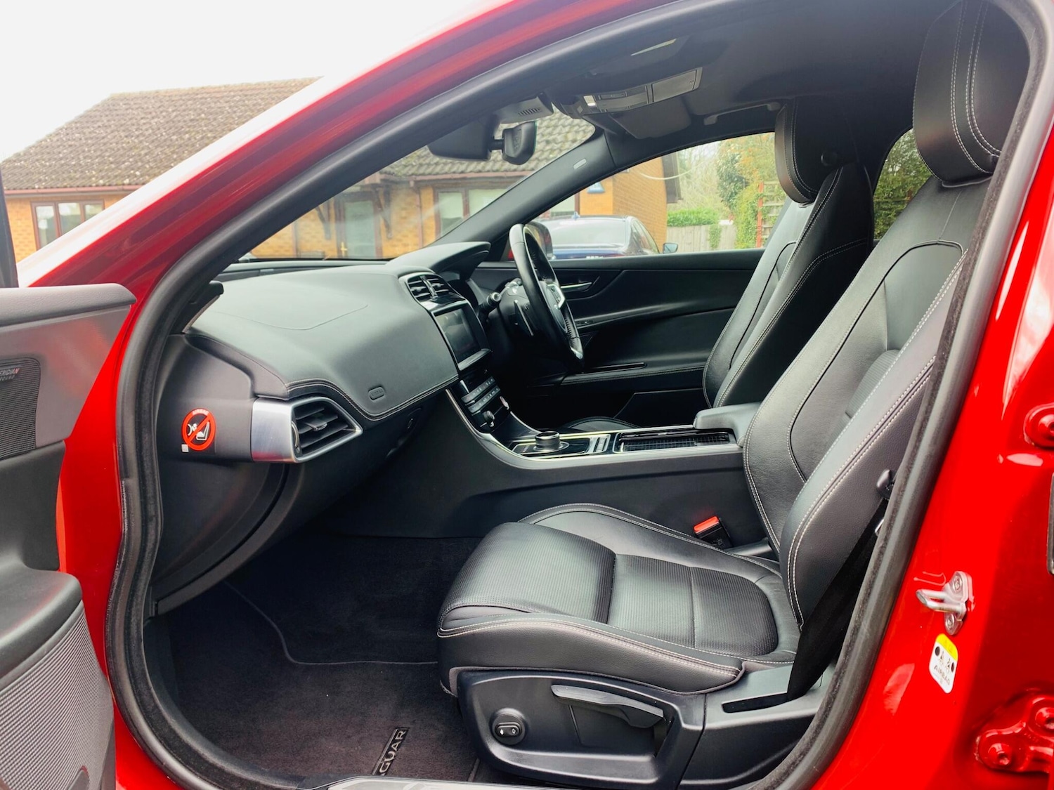 Used Jaguar XE 2018 for sale - 77386470: Photo 40