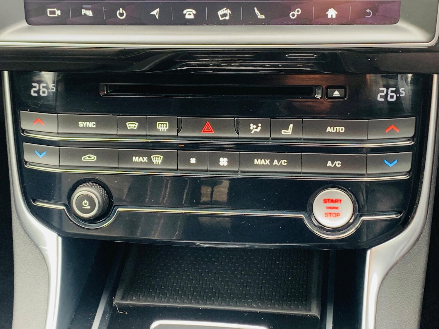 Used Jaguar XE 2018 for sale - 77386470: Photo 43