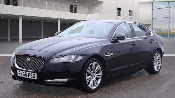Used Jaguar XF 2017 for sale - 76239694: Photo 2