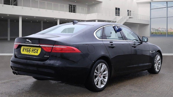 Used Jaguar XF 2017 for sale - 76239694: Photo 4