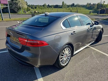 Used Jaguar XE 2017 for sale - 78695589: Photo
