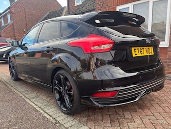Used Ford Focus 2018 for sale - 76294620: Photo 3