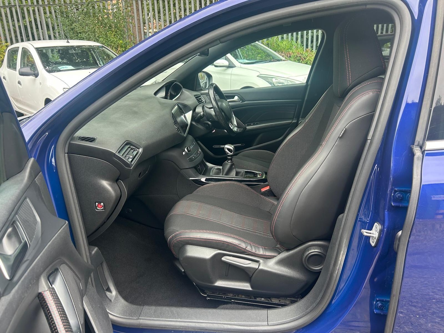 Used Peugeot 308 2016 for sale - 76994153: Photo 12