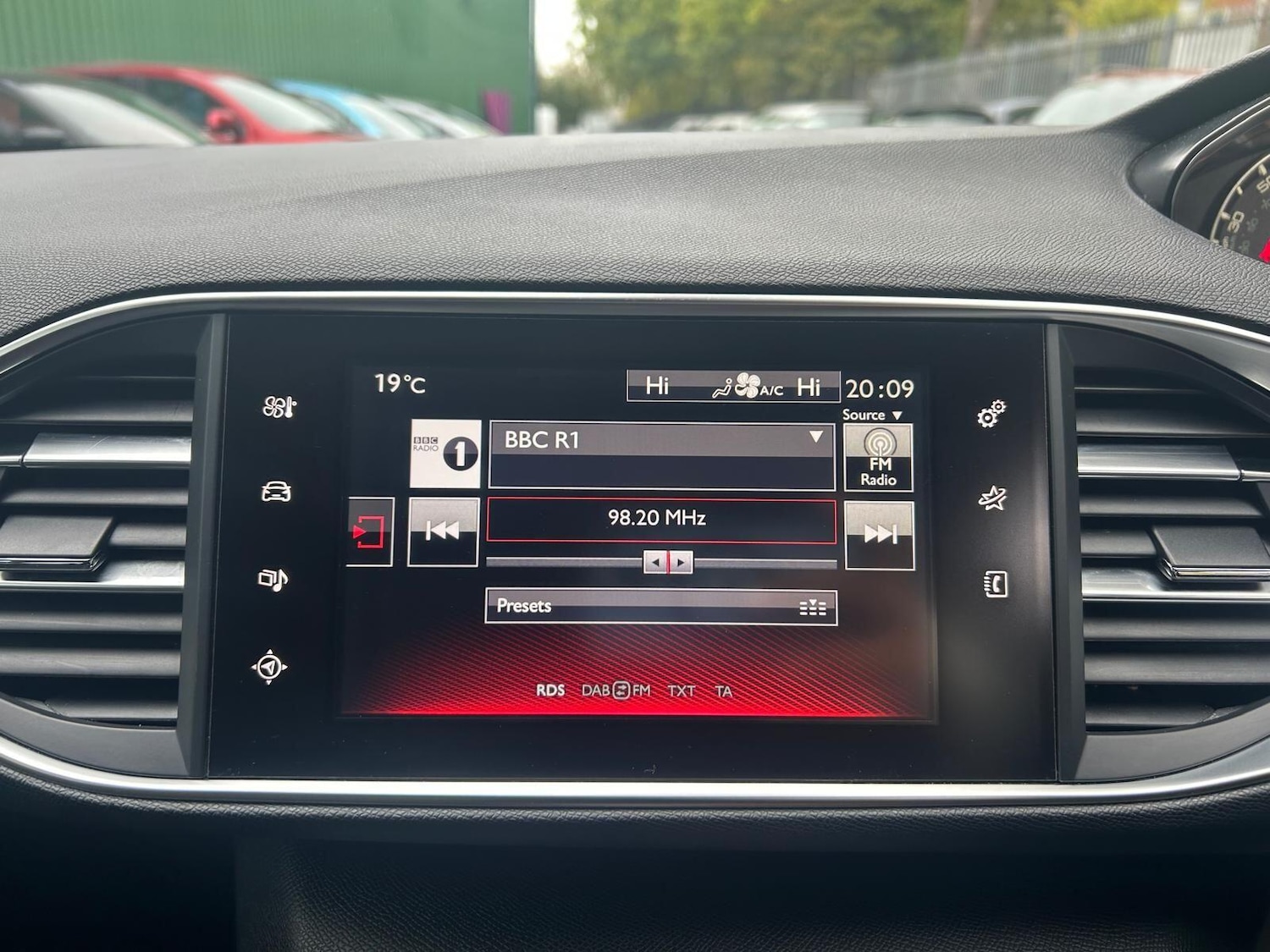 Used Peugeot 308 2016 for sale - 76994153: Photo 28