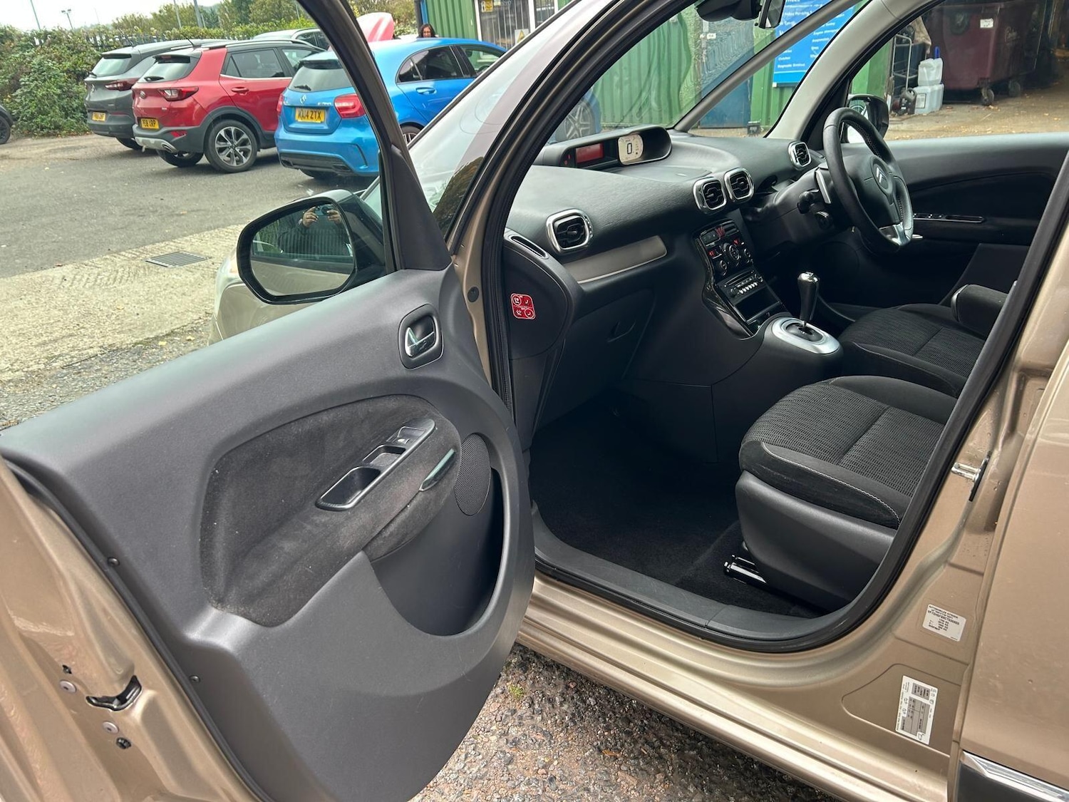 Used Citroen C3 Picasso 2012 for sale - 76994794: Photo 11