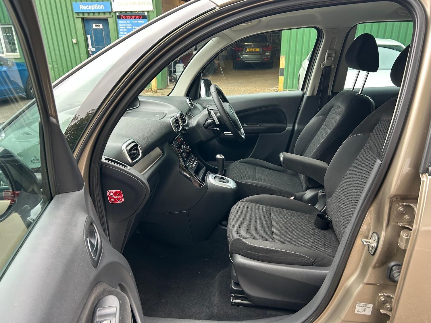 Used Citroen C3 Picasso 2012 for sale - 76994794: Photo 12