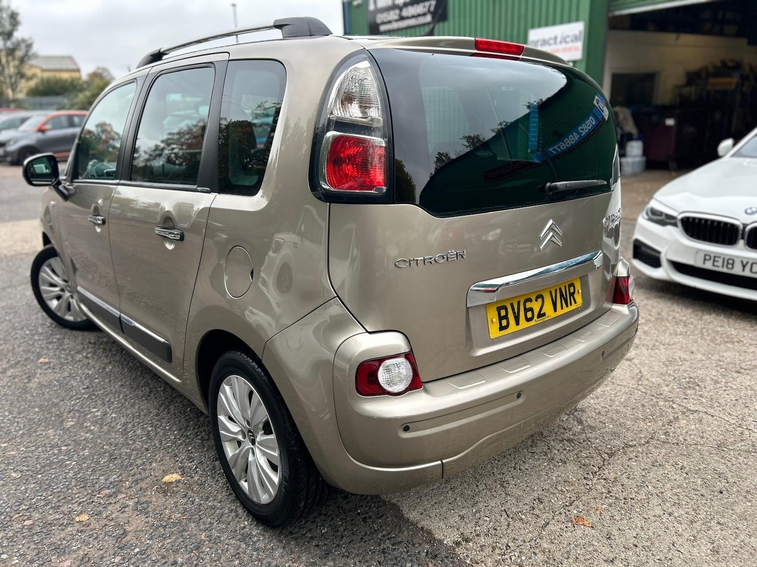 Used Citroen C3 Picasso 2012 for sale - 76994794: Photo 2