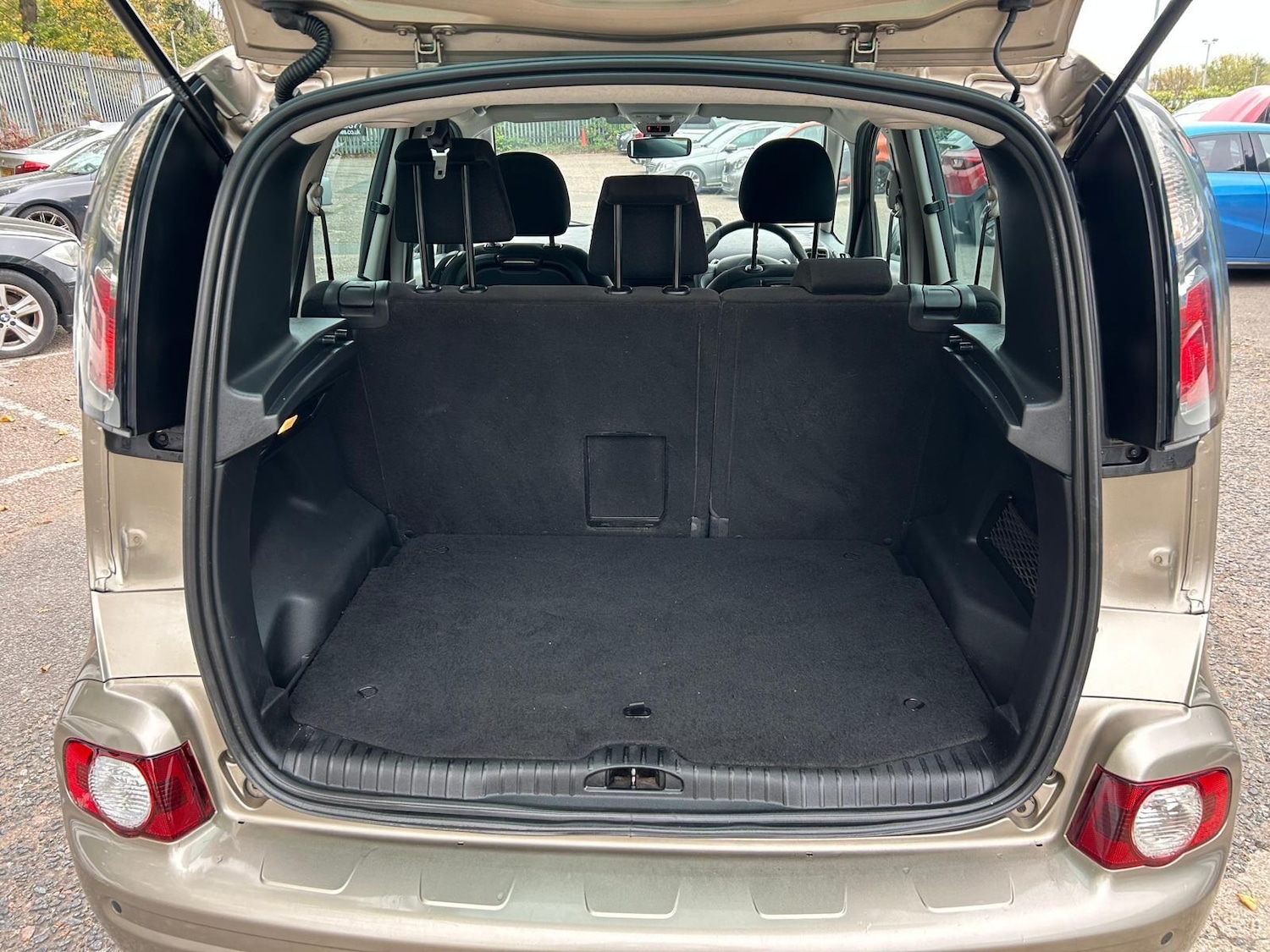 Used Citroen C3 Picasso 2012 for sale - 76994794: Photo 25