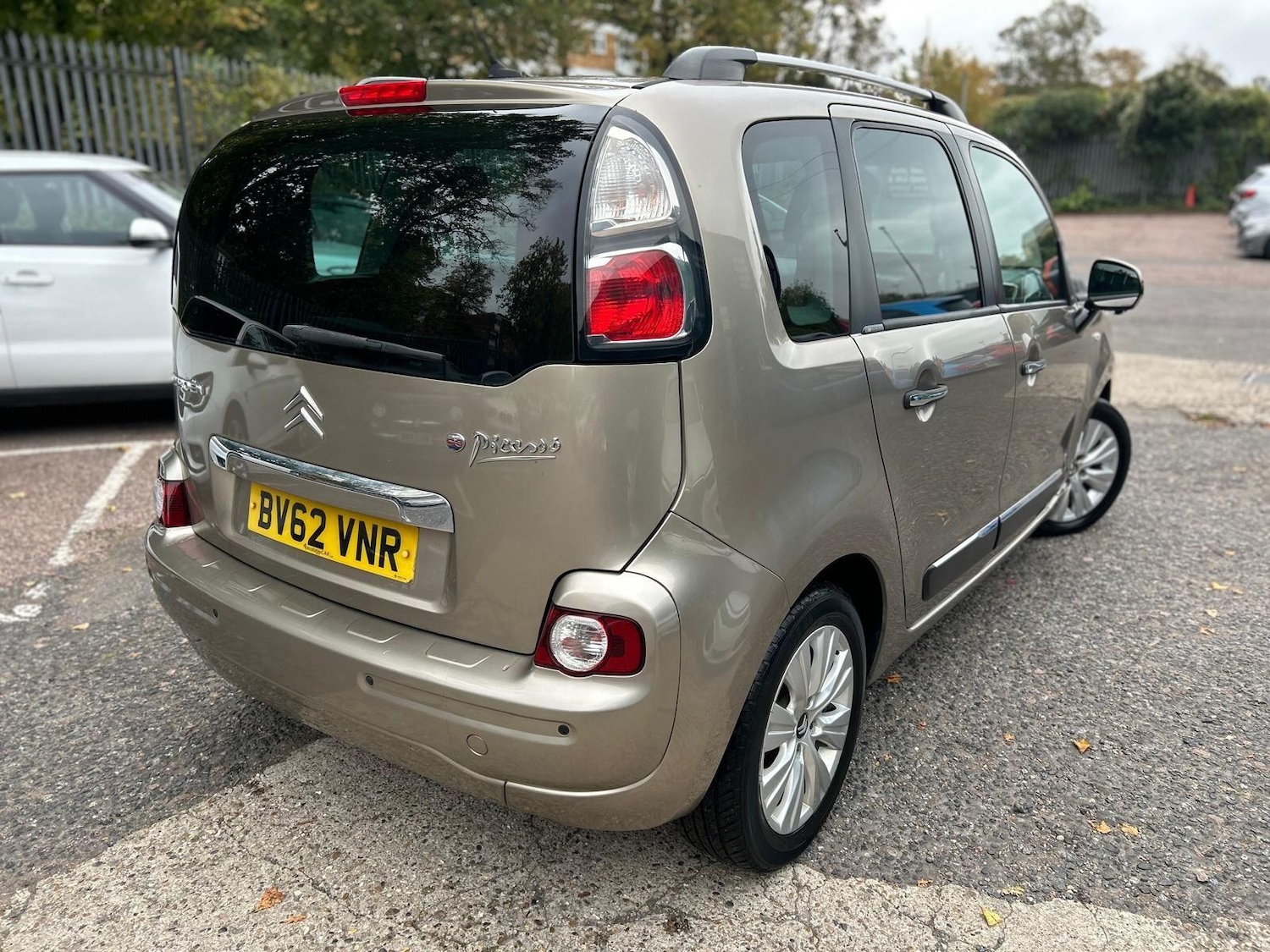 Used Citroen C3 Picasso 2012 for sale - 76994794: Photo 4