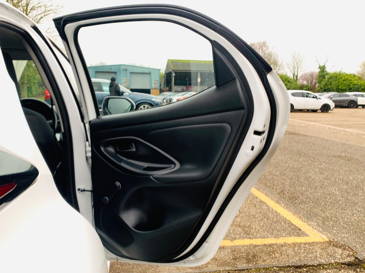 Used Toyota Yaris 2021 for sale - 77598750: Photo 24