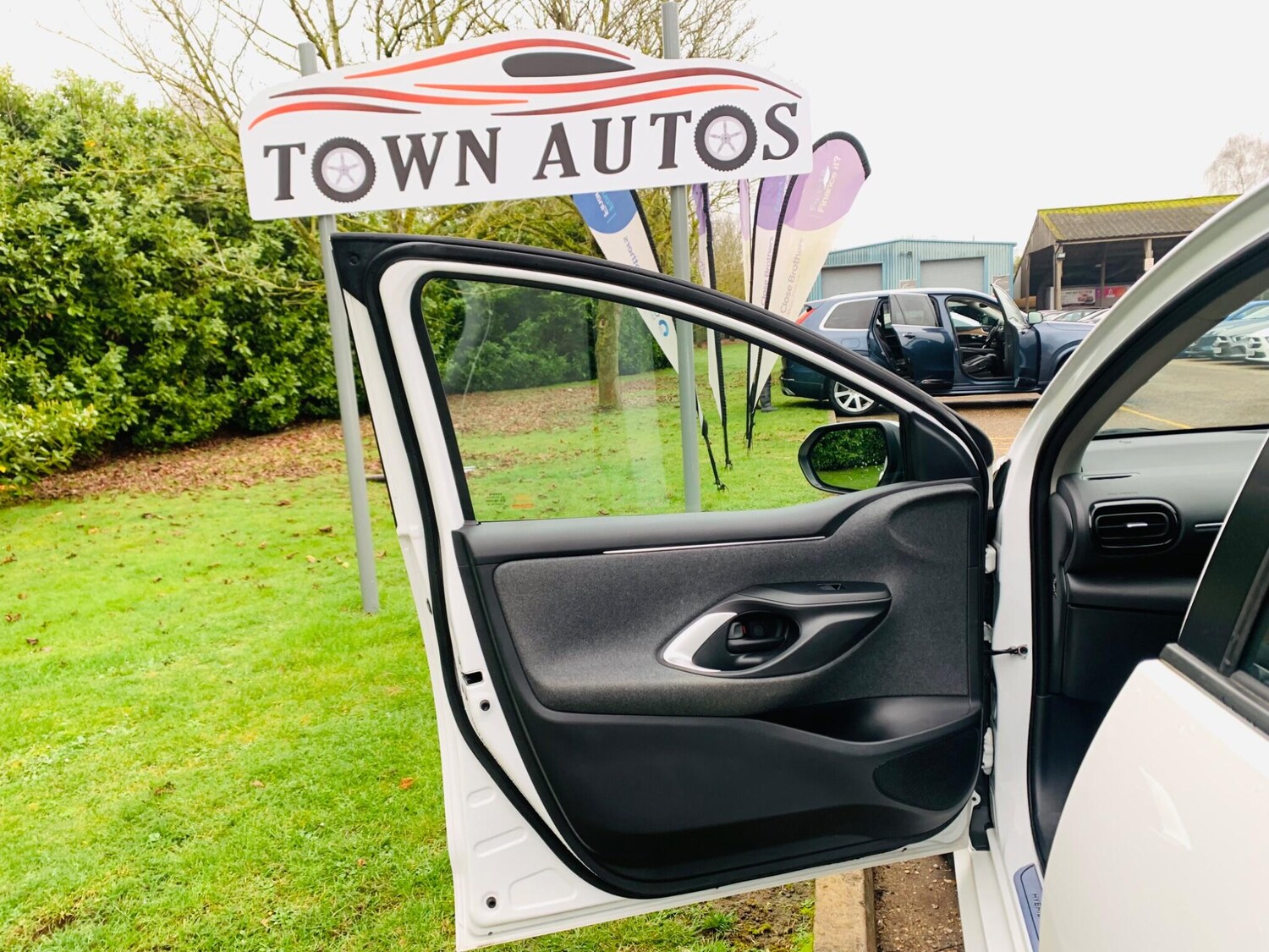 Used Toyota Yaris 2021 for sale - 77598750: Photo 25