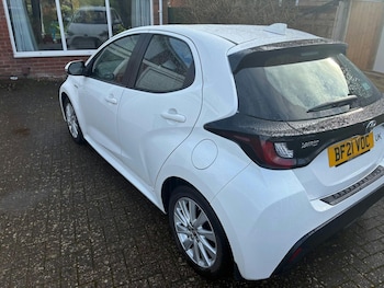 Used Toyota Yaris 2021 for sale - 77598750: Photo