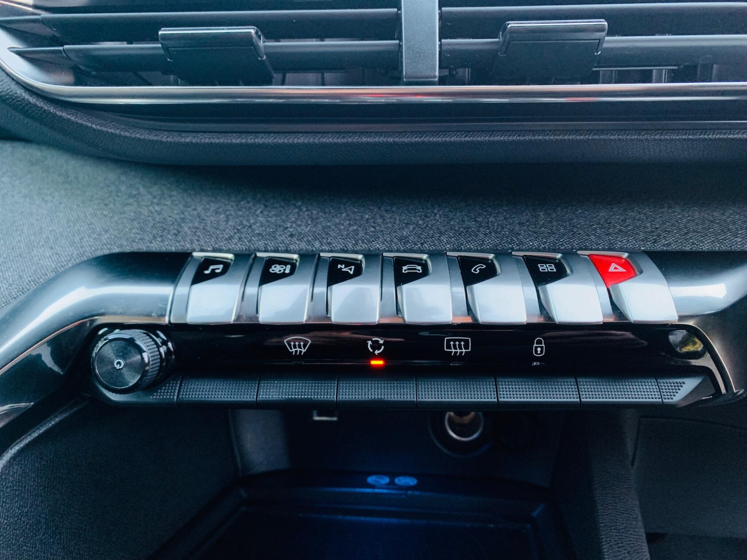 Used Peugeot 3008 2020 for sale - 76952967: Photo 43