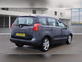 Used Peugeot 5008 2015 for sale - 77060191: Photo