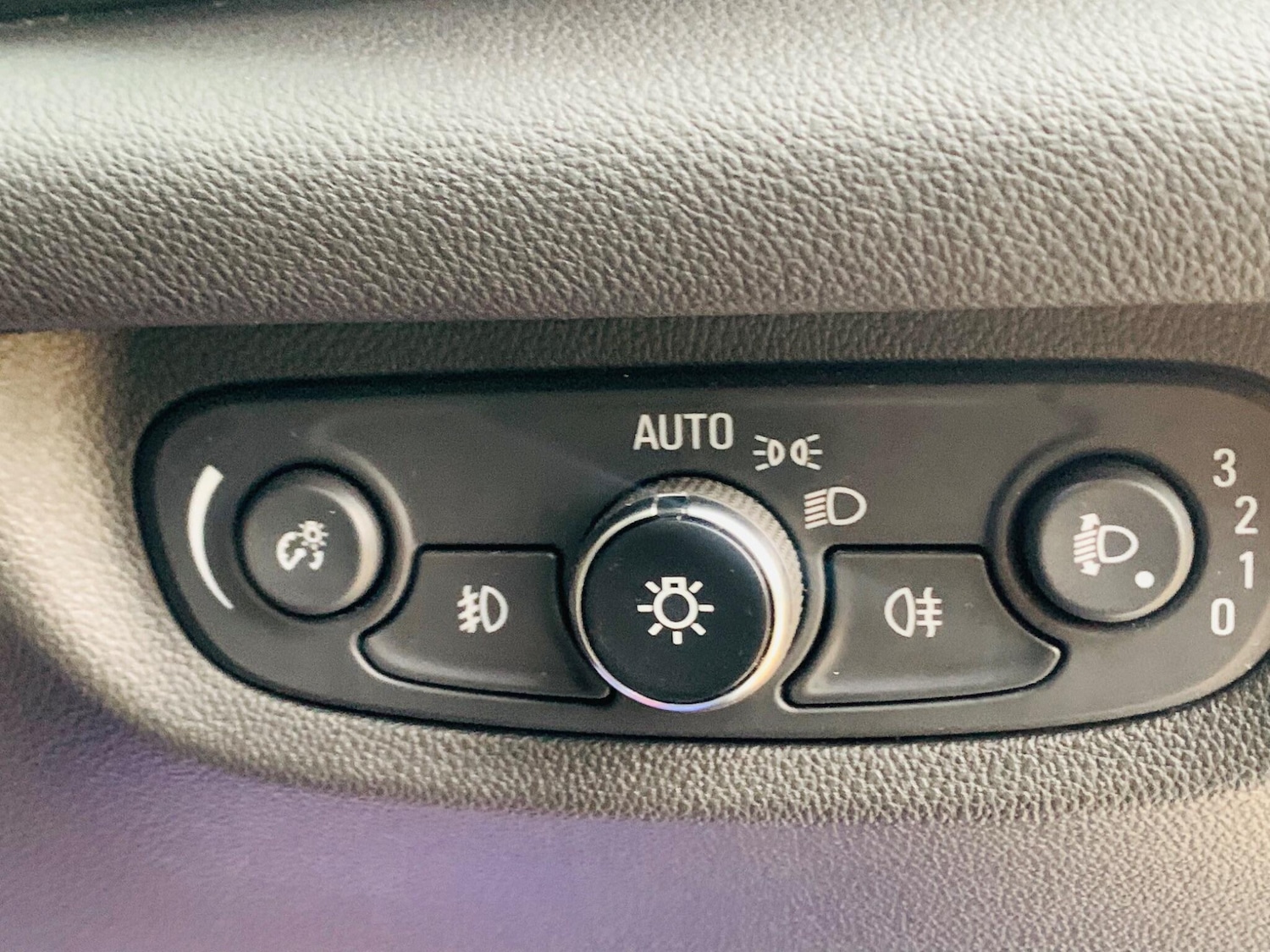 Used Vauxhall Insignia 2018 for sale - 77427578: Photo 15