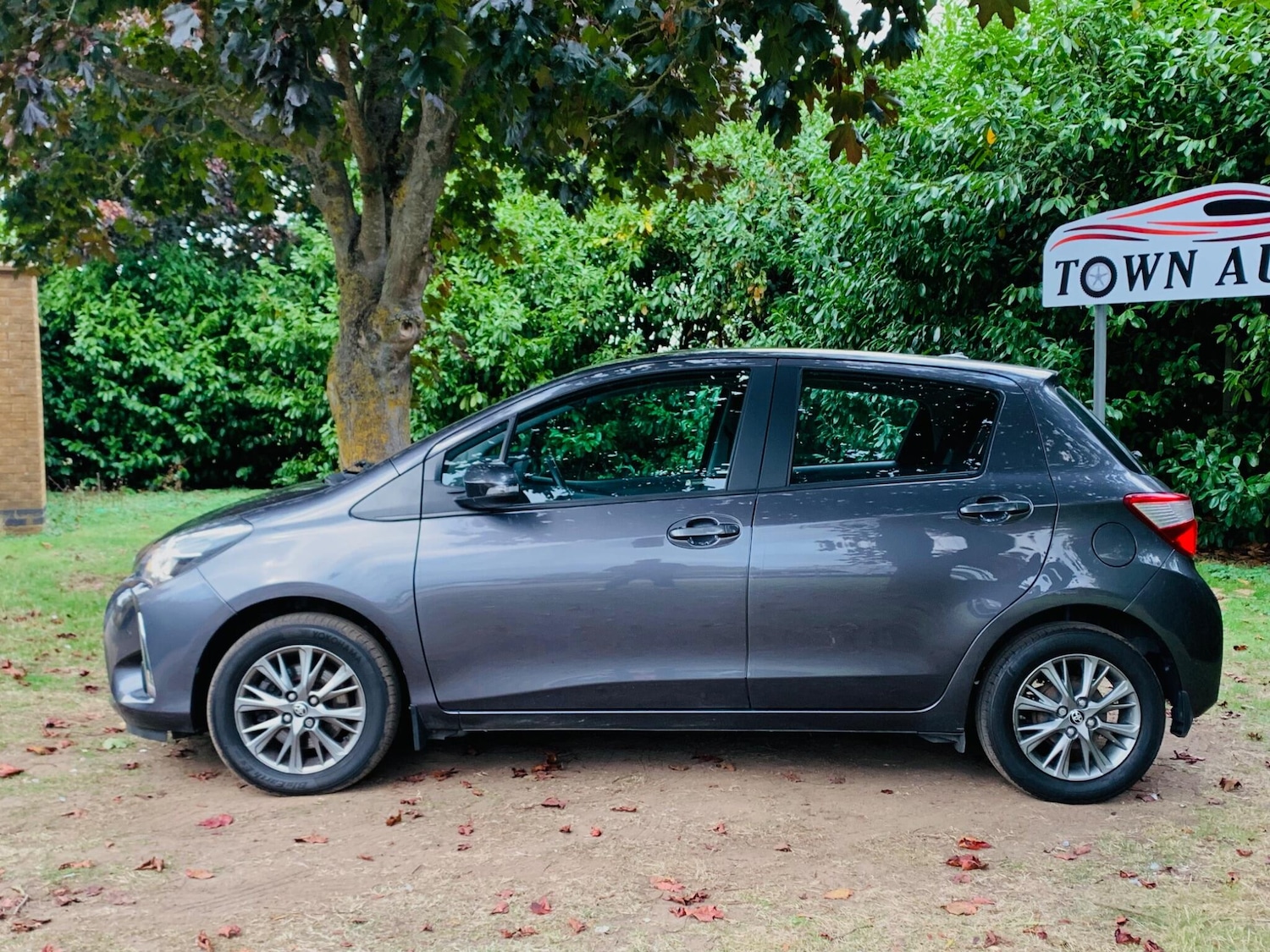 Used Toyota Yaris 2017 for sale - 76988141: Photo 31