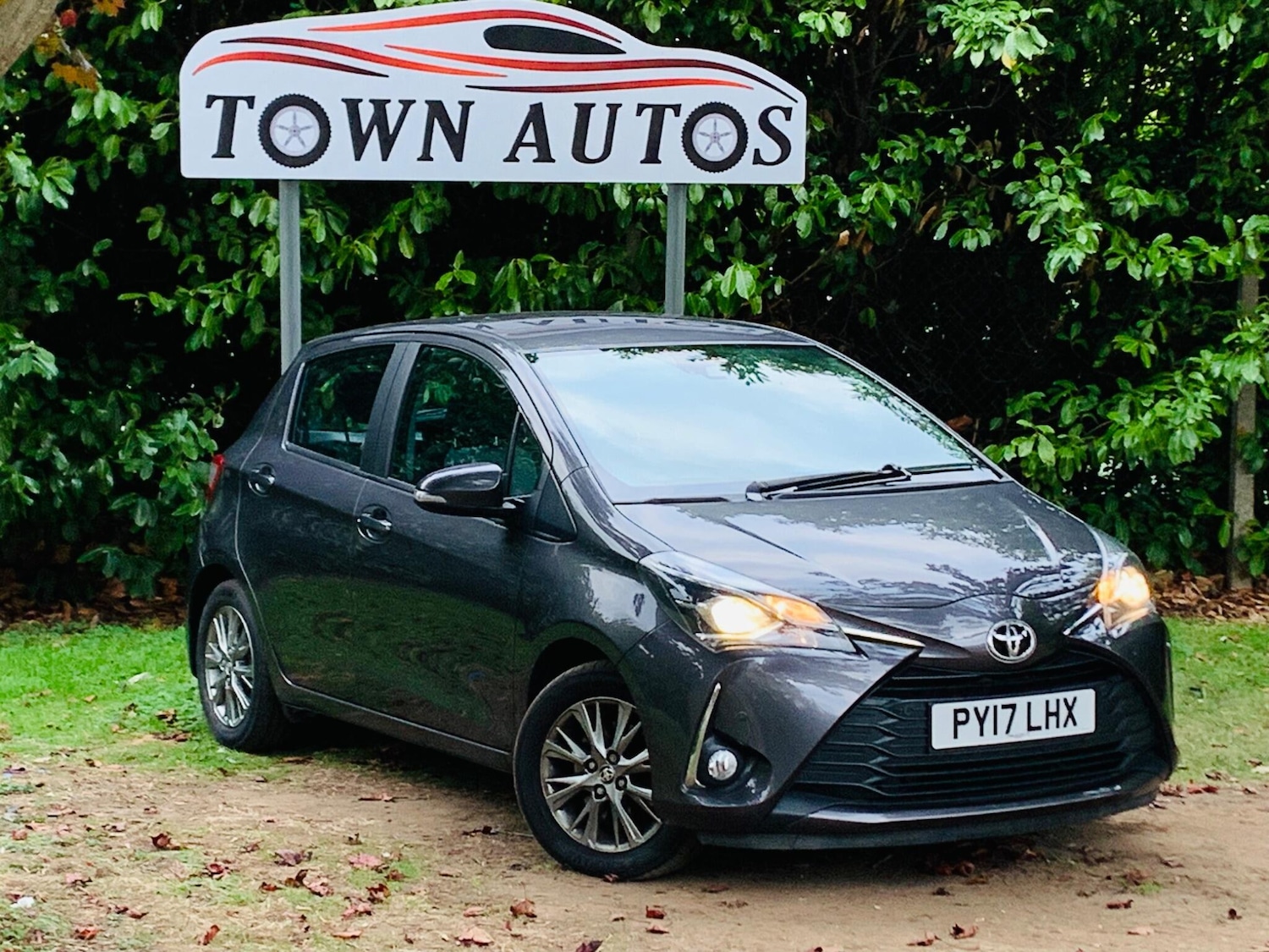 Used Toyota Yaris 2017 for sale - 76988141: Photo 4