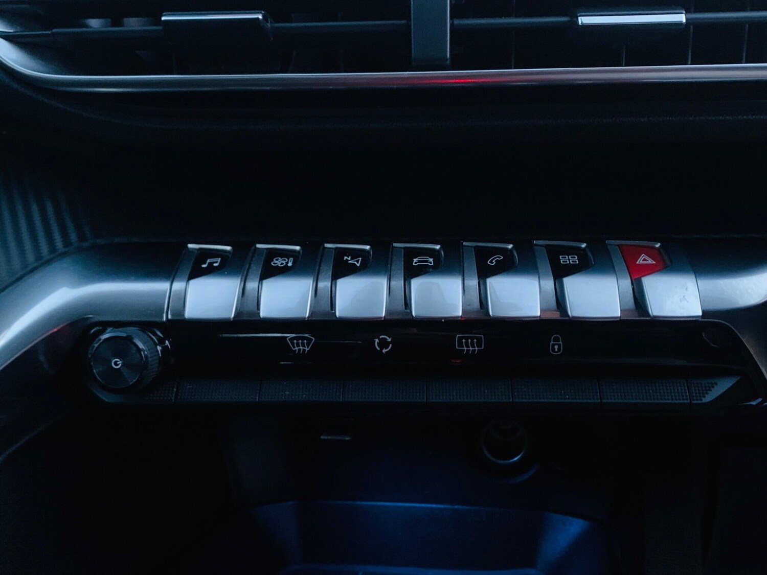 Used Peugeot 3008 2018 for sale - 77074886: Photo 17