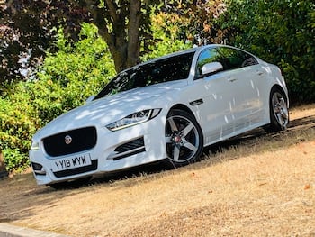 Used Jaguar XE 2018 for sale - 79848366: Photo