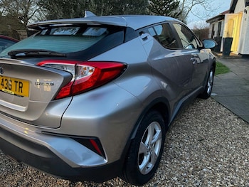 Used Toyota C-HR 2017 for sale - 78034726: Photo