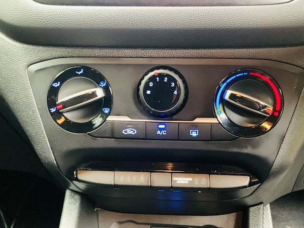 Used Hyundai i20 2018 for sale - 76012394: Photo 20