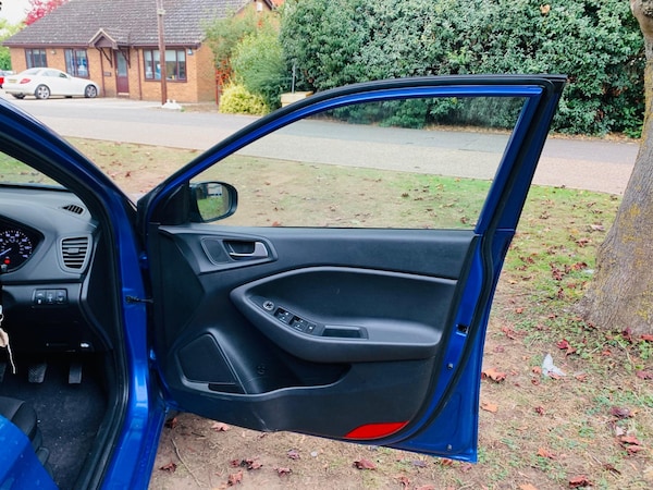 Used Hyundai i20 2018 for sale - 76012394: Photo 6