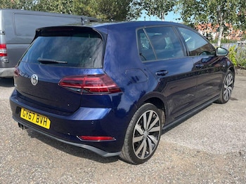 Used Volkswagen Golf 2017 for sale - 75857772: Photo