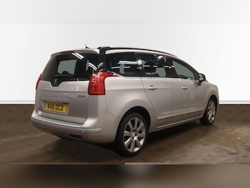 Used Peugeot 5008 2016 for sale - 76991050: Photo