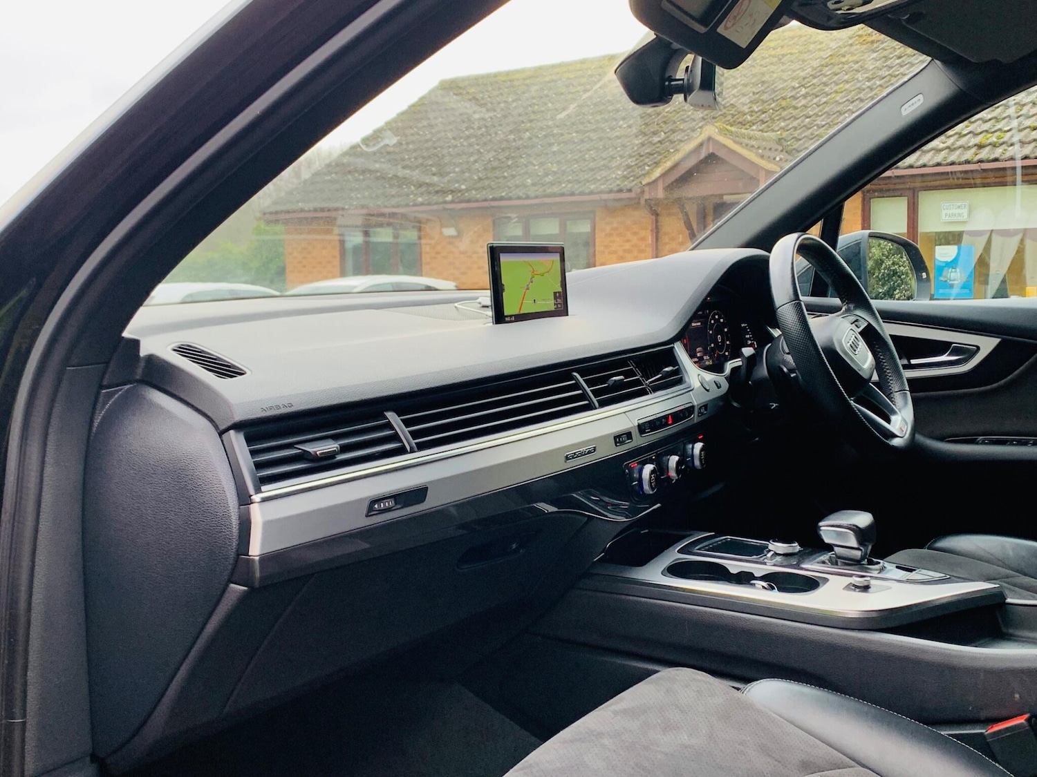 Used Audi Q7 2018 for sale - 77377234: Photo 48