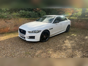 Used Jaguar XE 2017 for sale - 77633839: Photo