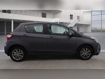 Used Toyota Yaris 2017 for sale - 75977975: Photo