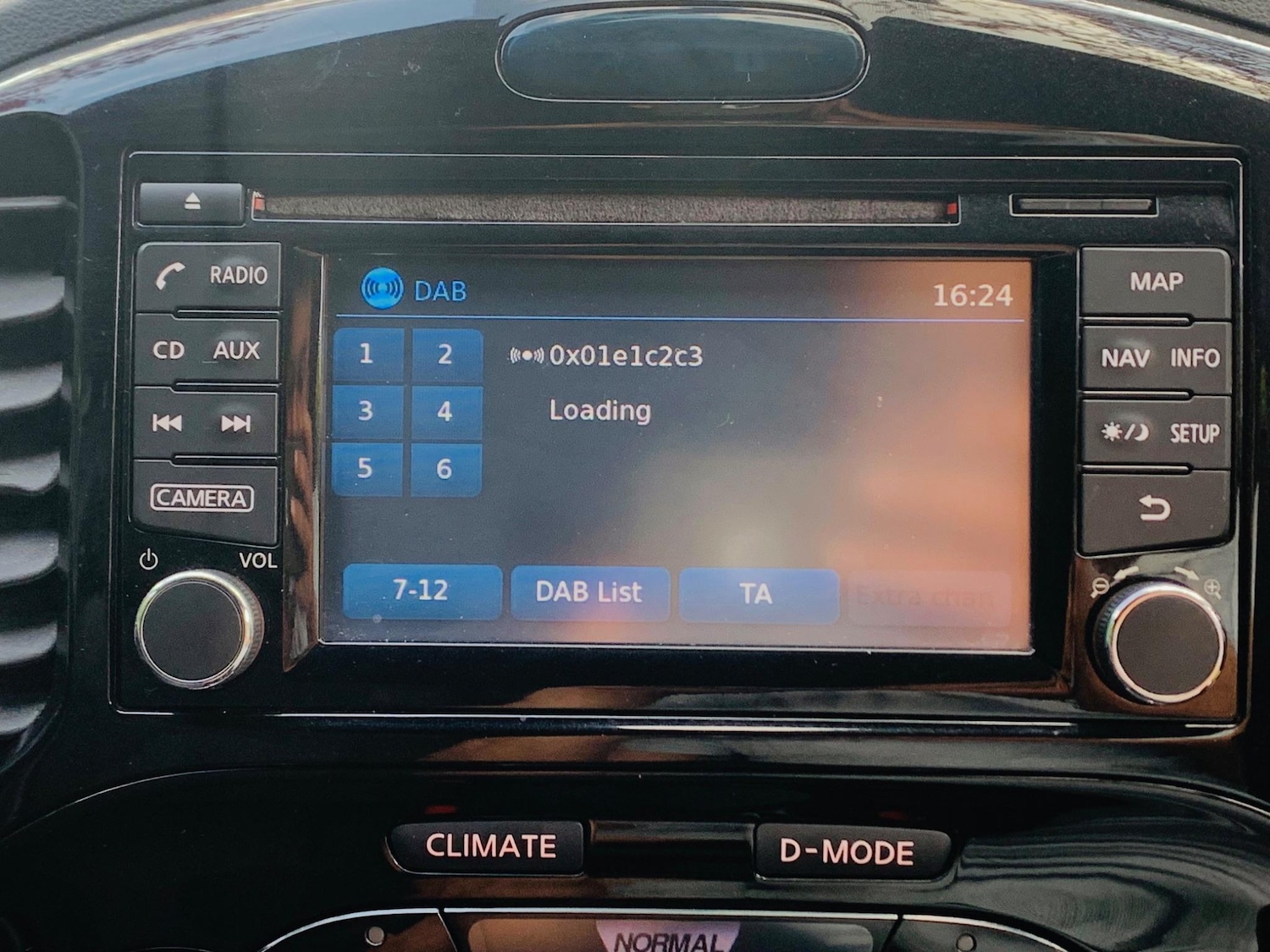 Used Nissan Juke 2014 for sale - 76850551: Photo 17