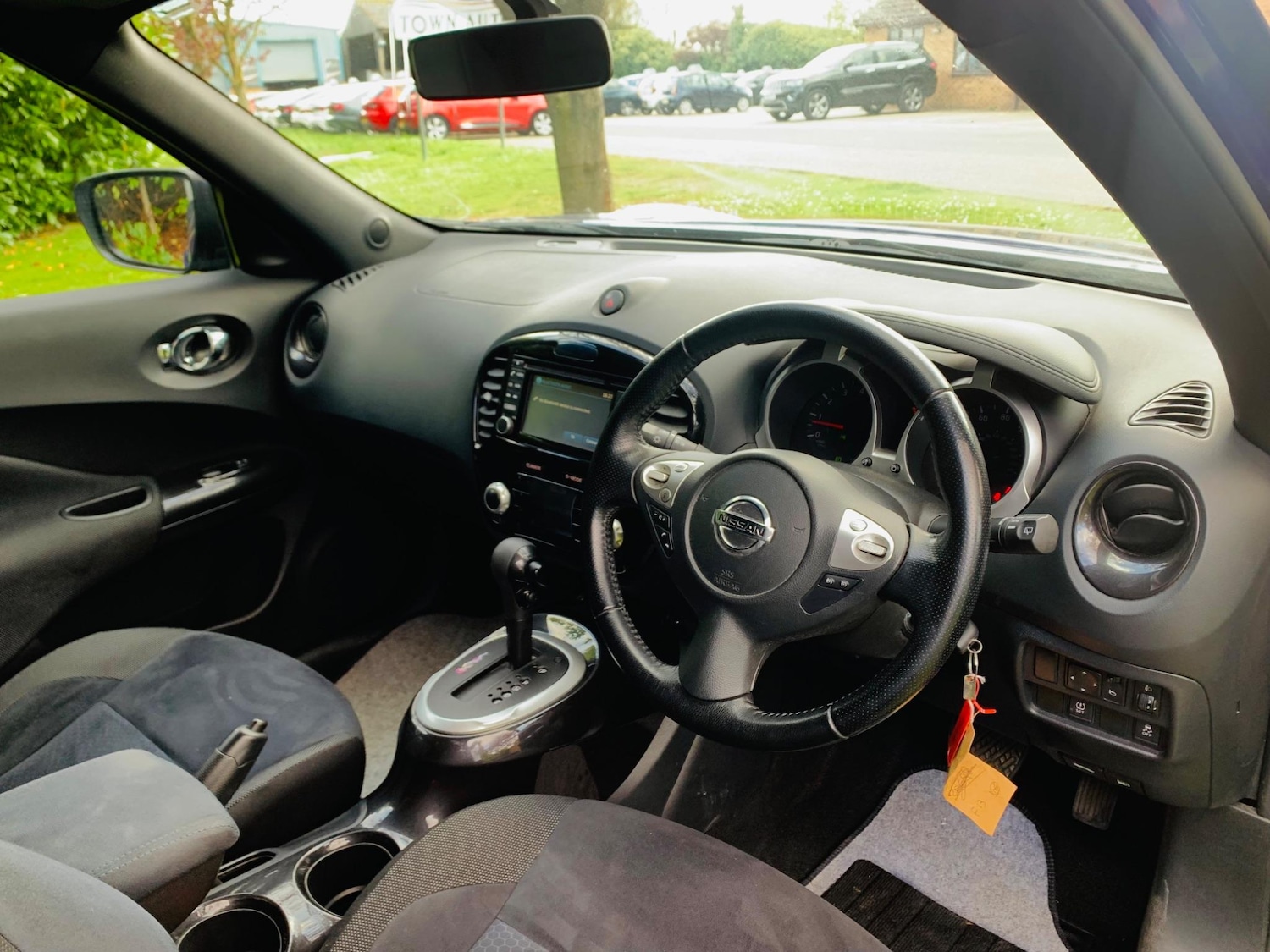 Used Nissan Juke 2014 for sale - 76850551: Photo 8