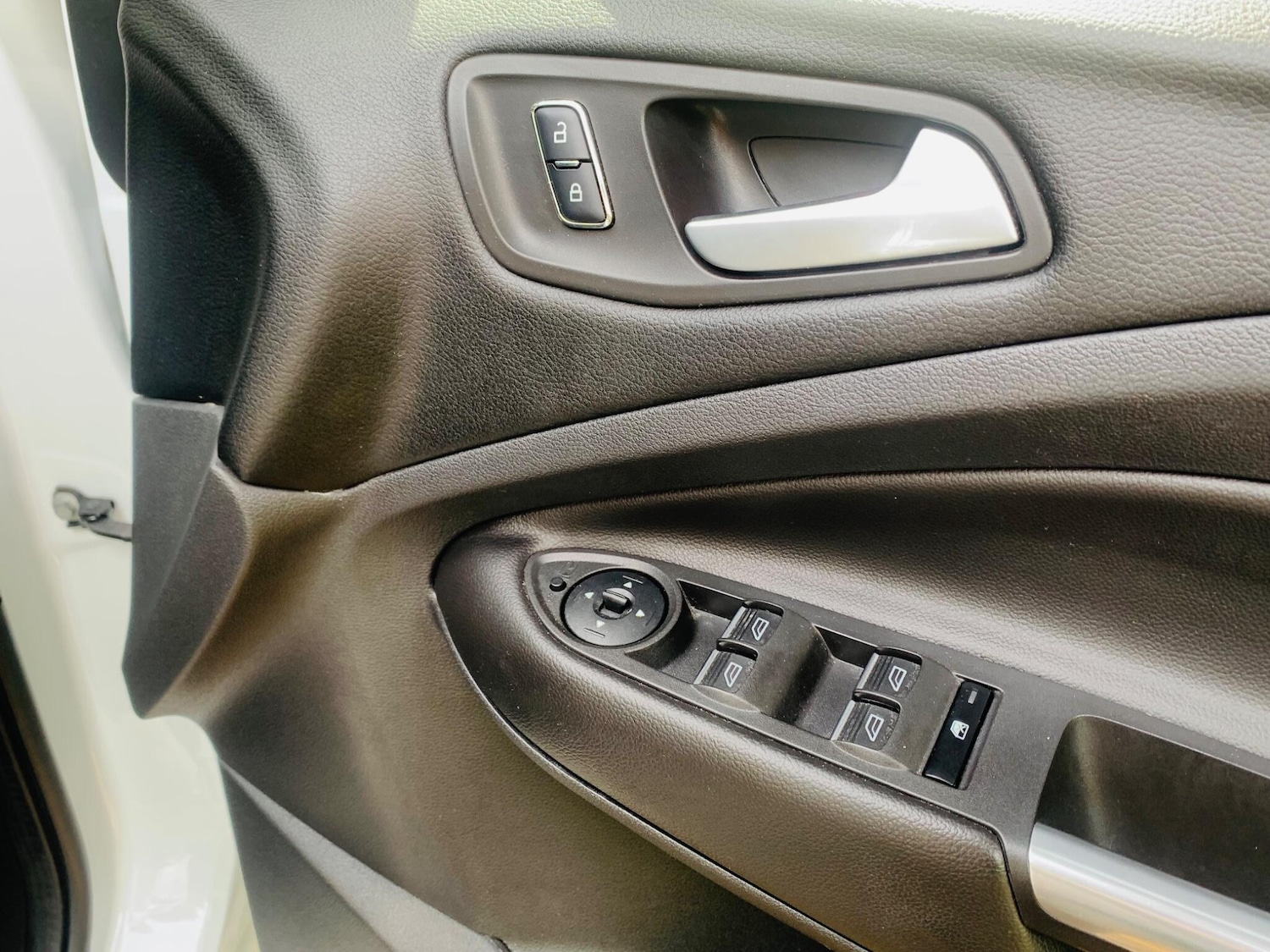 Used Ford Kuga 2016 for sale - 76994905: Photo 31